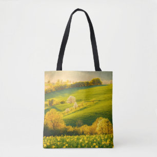 Tranquil Rural liggande i solcellerna. Vacker su Tygkasse