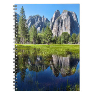 Tranquility i Yosemite Anteckningsbok Med Spiral