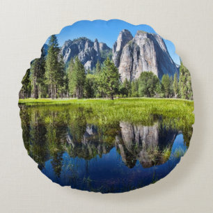 Tranquility i Yosemite Rund Kudde