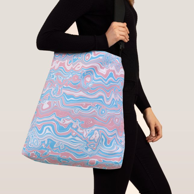 Trans Pride Flag Trippy Boho Groovy Vågor Ränder Axelväska (Närbild)