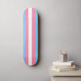 Transflagga på skateboard