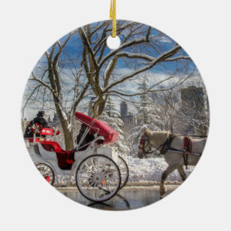 Transporthästar i centrala parken Snö Julgransprydnad Keramik