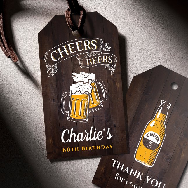 Träost och Öl oavsett ålder Presentetikett (Wood Cheers And Beers Any Age Birthday Gift Tags)