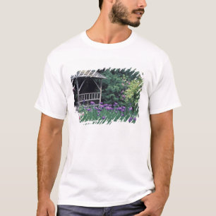 Träpaviljong i Sunken Garden i Tee Shirt