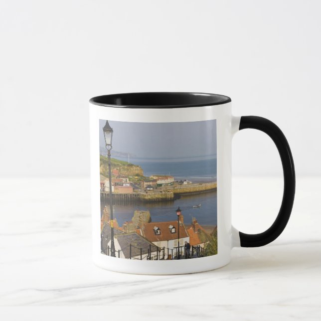 Trappor ner mot hamnen, Whitby, North Mugg (Höger)