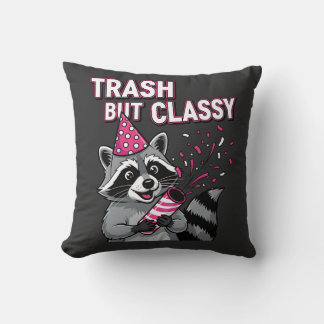Trash But Classy – Party Raccoon Holiday Edition Kudde