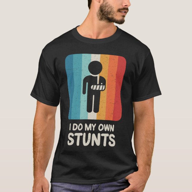 Trasig arm hand handledsfogar armbåge skada Snart  T Shirt (Framsida)