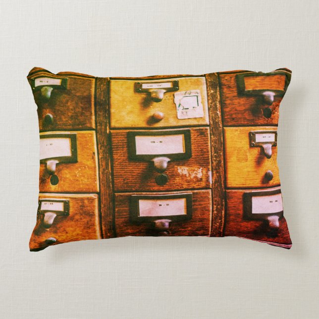 Träskåp för vintage bibliotek-kort prydnadskudde (Framsidan)