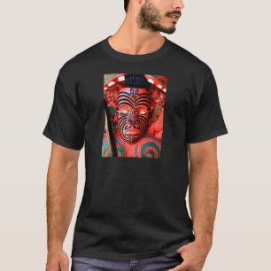 Träsnida av en Maori krigare som är nyazeeländs Tee Shirt