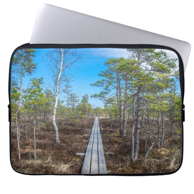 Träspåret över träsket laptop fodral (Framsidan)
