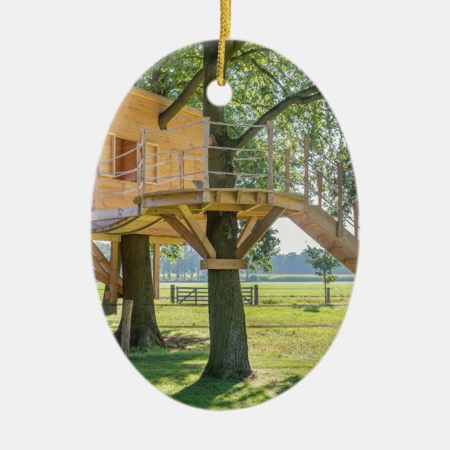 Träträdhus i oakträd med gräs julgransprydnad keramik (Framsidan)