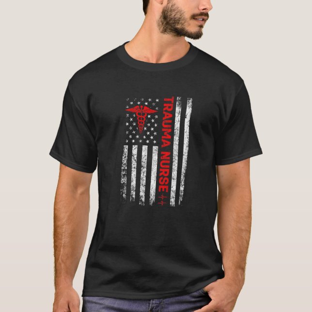 Trauma Nurse Retro American Flagga Patriotic Regis T Shirt (Framsida)