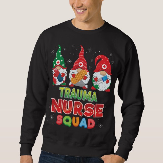 Trauma Nurse Squad jul Gnomes Ugly Sweater G Lång Ärmad Tröja (Framsida)
