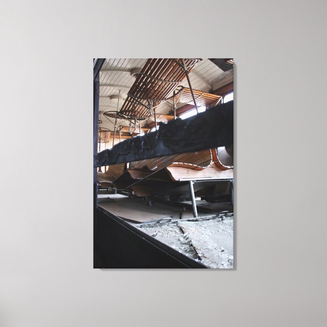 Träväggar för personbilar på Le Mastrou Canvas (Framsida)