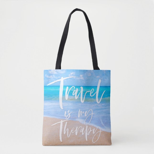 TRAVEL ÄR MY TEERAPY Offert Vit typografi Beach Tygkasse (Framsida)