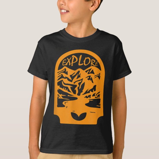 Travel Explore Mountain Graphic Avslappnad Camping T Shirt (Framsida)