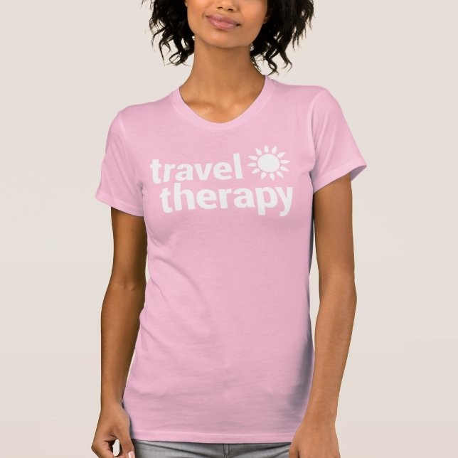 Travel Therapy T-Shirt | Travel Shirt Pink (Framsida)