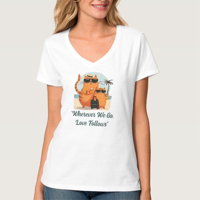 Travelling Cat Love Moment T Shirt (Framsida)