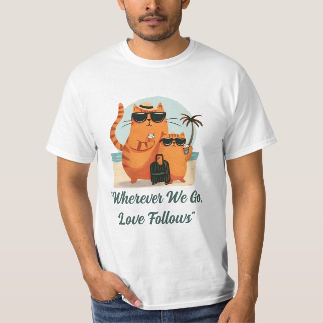 Travelling Cat Love Moment T Shirt (Framsida)