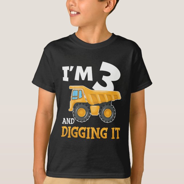 Tre 3 år, 3 år, födelsedagskonstruktion 3 år gamla t shirt (Framsida)