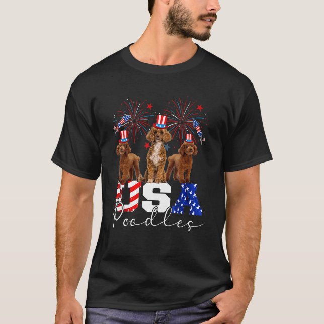 Tre amerikanska Pudel Hund som bar det amerikanska T Shirt (Framsida)