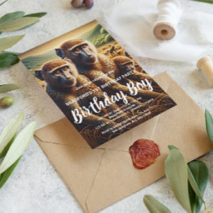 Tre apor som tumlar runt vykort