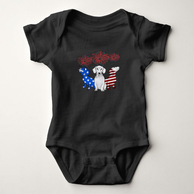 Tre Dachshunds American Flagga Färg 4 juli T Shirt (Framsida)