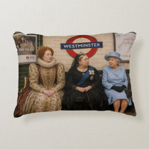Tre drottningar på Londons Underground Prydnadskudde