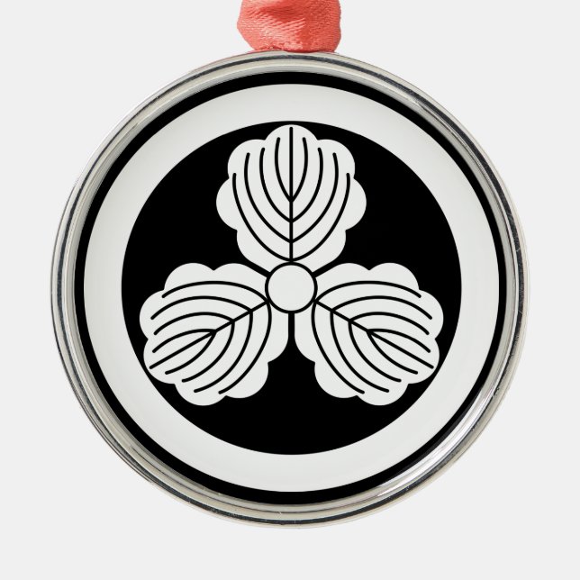 Tre ekar-löv(1) i cirkel julgransprydnad metall (Framsidan)