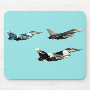Tre falkar F16 Musmatta