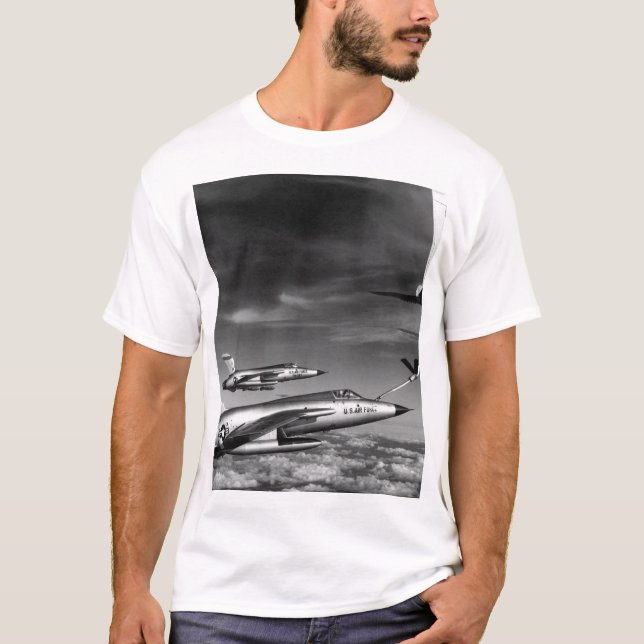 Tre flygvapen F-105 Thunderchief lotsar enroute T-shirt (Framsida)