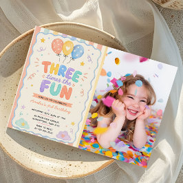 Tre Gånger Så Rolig Ballong 3-års Födelsedagsfoto Inbjudningar