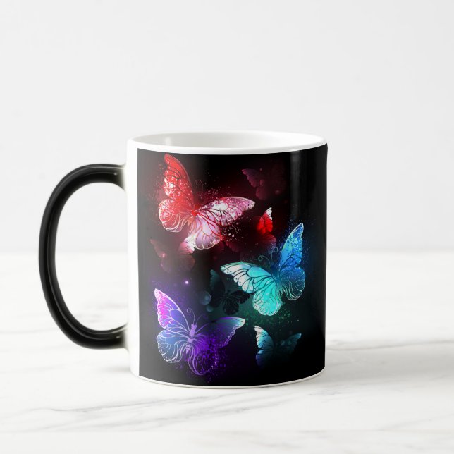 Tre Glowing Butterflies på nattbakgrund Magisk Mugg (Vänster)
