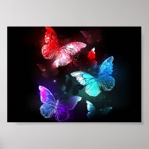 Tre Glowing Butterflies på nattbakgrund Poster
