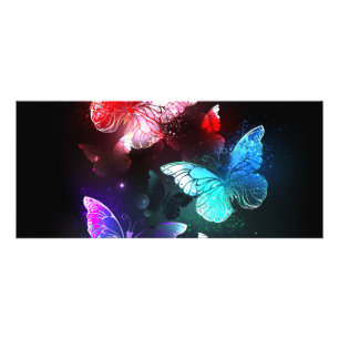 Tre Glowing Butterflies på nattbakgrund Reklamkort