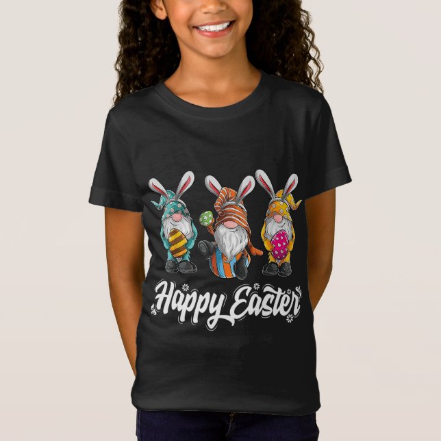 Tre Gnomes Bunny Holding Påskägg Hunting Happ T Shirt (Framsida)