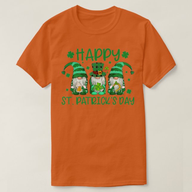 Tre Gnomes Holding Shamrock Leopard Play St Pat T Shirt (Design framsida)