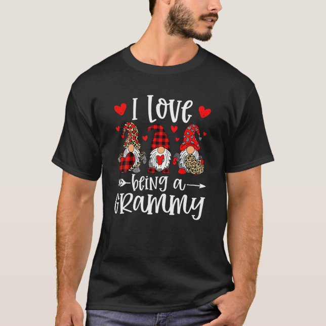 Tre Gnomes I Kärlek är en Grammy Valentines day T Shirt (Framsida)