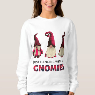 Tre Gnomes just Hanging med min Gnomies Buffalo T Shirt