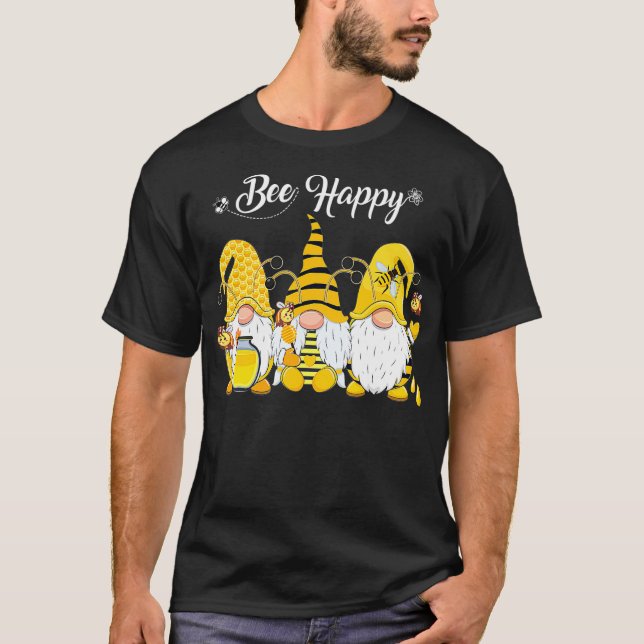Tre Gnomes som håller honungsbin Lycklig Bee Gnome T Shirt (Framsida)