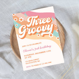 Tre Groovy Retro-Daisy 3:e födelsedagen Party Inbjudningar
