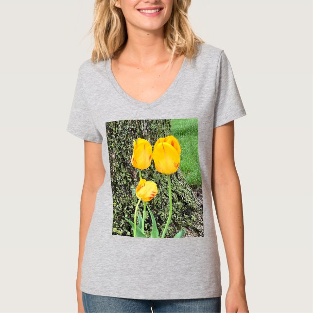Tre Gulter/tuppar T Shirt (Framsida)