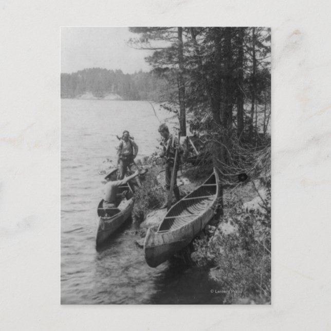 Tre jägare med Canoes i Shore Vykort (Framsida)