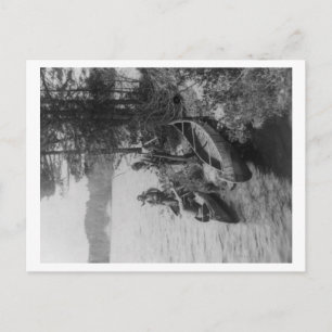 Tre jägare med kanoter på Shore Photograph Vykort