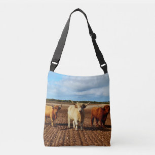 Tre Naughty Highland Cows, Unisex Crossbody Bag. Axelväska