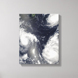 Tre olika typhoons canvastryck