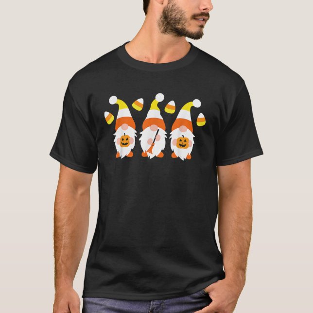 Tre pumpa Candy Corn Gnomes Halloween-matchande T Shirt (Framsida)