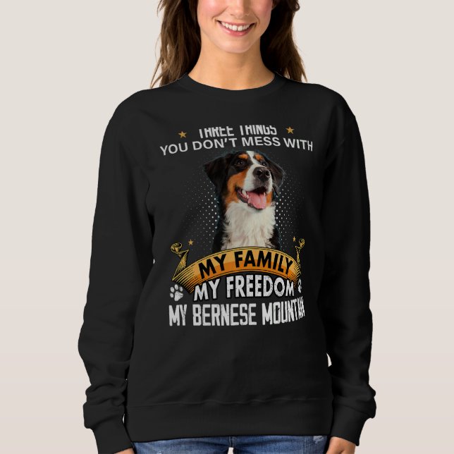 Tre Sak du inte är  med Bernese Mountain T Shirt (Framsida)