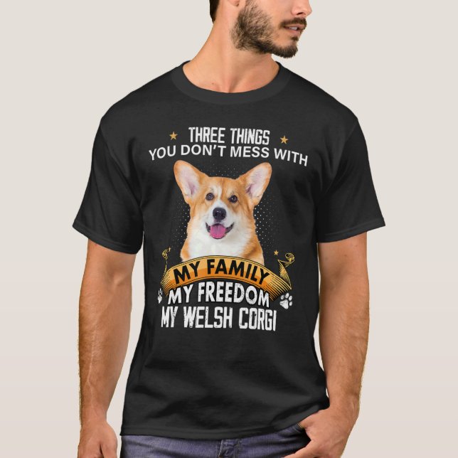 Tre Sak du inte är  med Welsh Corgi Hund T Shirt (Framsida)