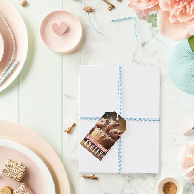 Tre små gåvobehandlade märkre presentetikett (Skapare uppladdad)